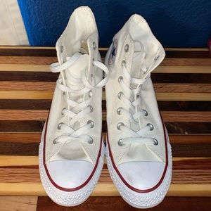 Size 8 White Converse.